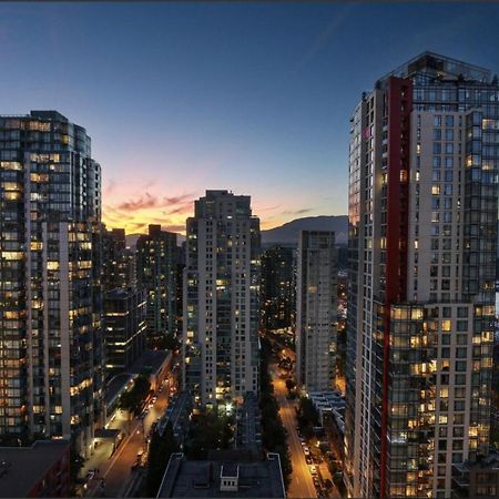 Robson & Granville Luxury Suite Vancouver Dış mekan fotoğraf