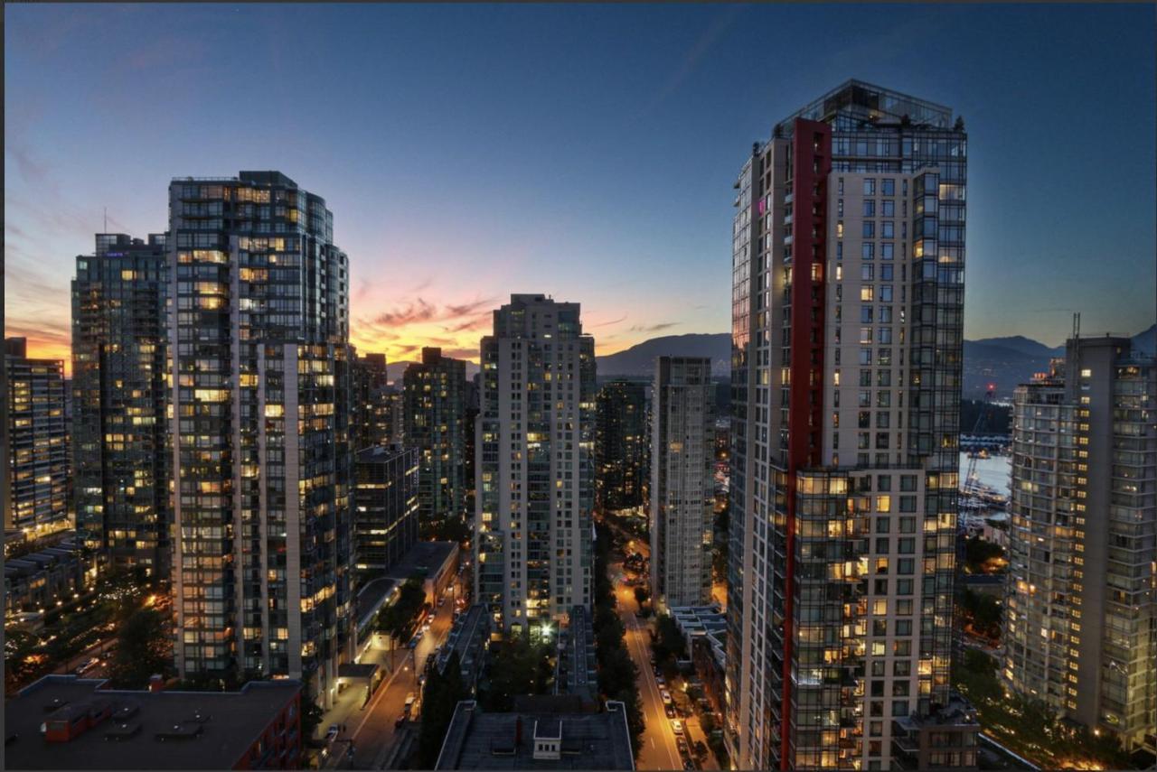 Robson & Granville Luxury Suite Vancouver Dış mekan fotoğraf