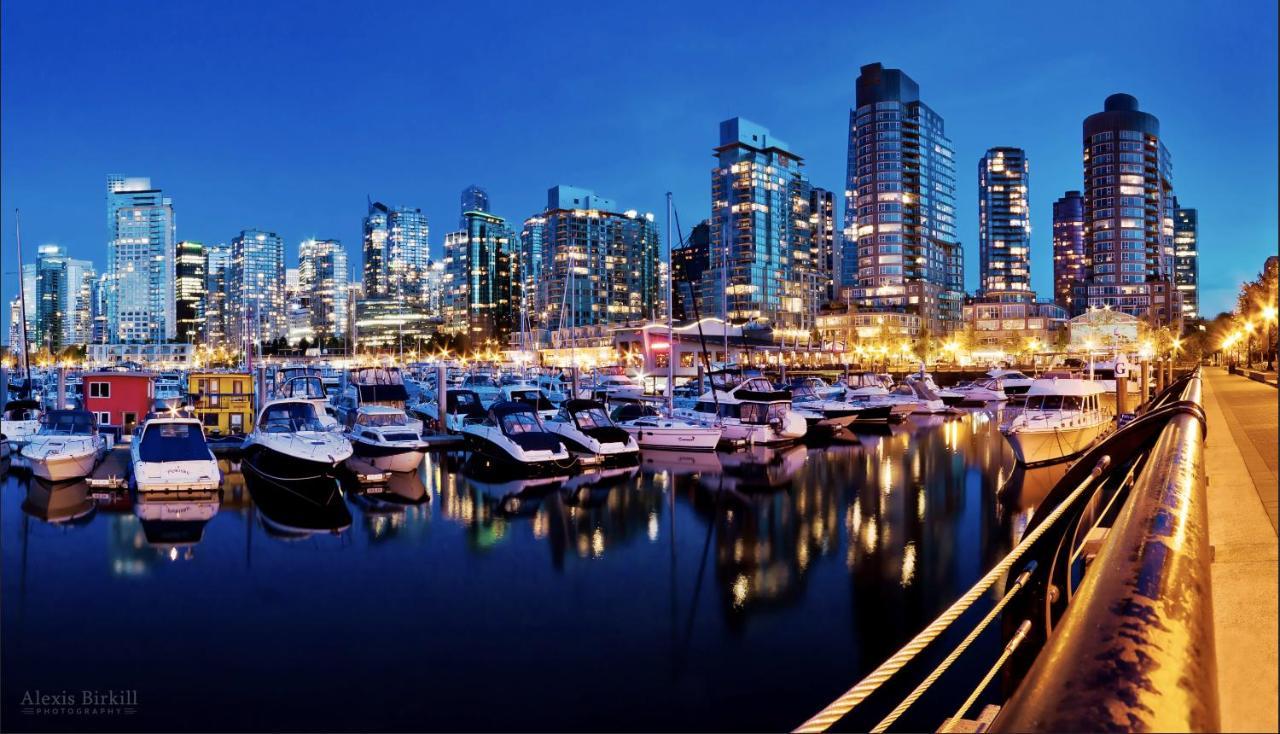 Robson & Granville Luxury Suite Vancouver Dış mekan fotoğraf